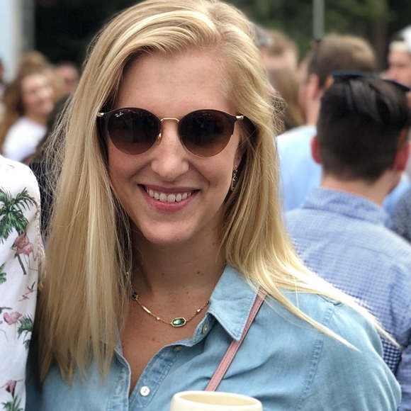 Meet your Posher, Sarah - Picture 1 of 1